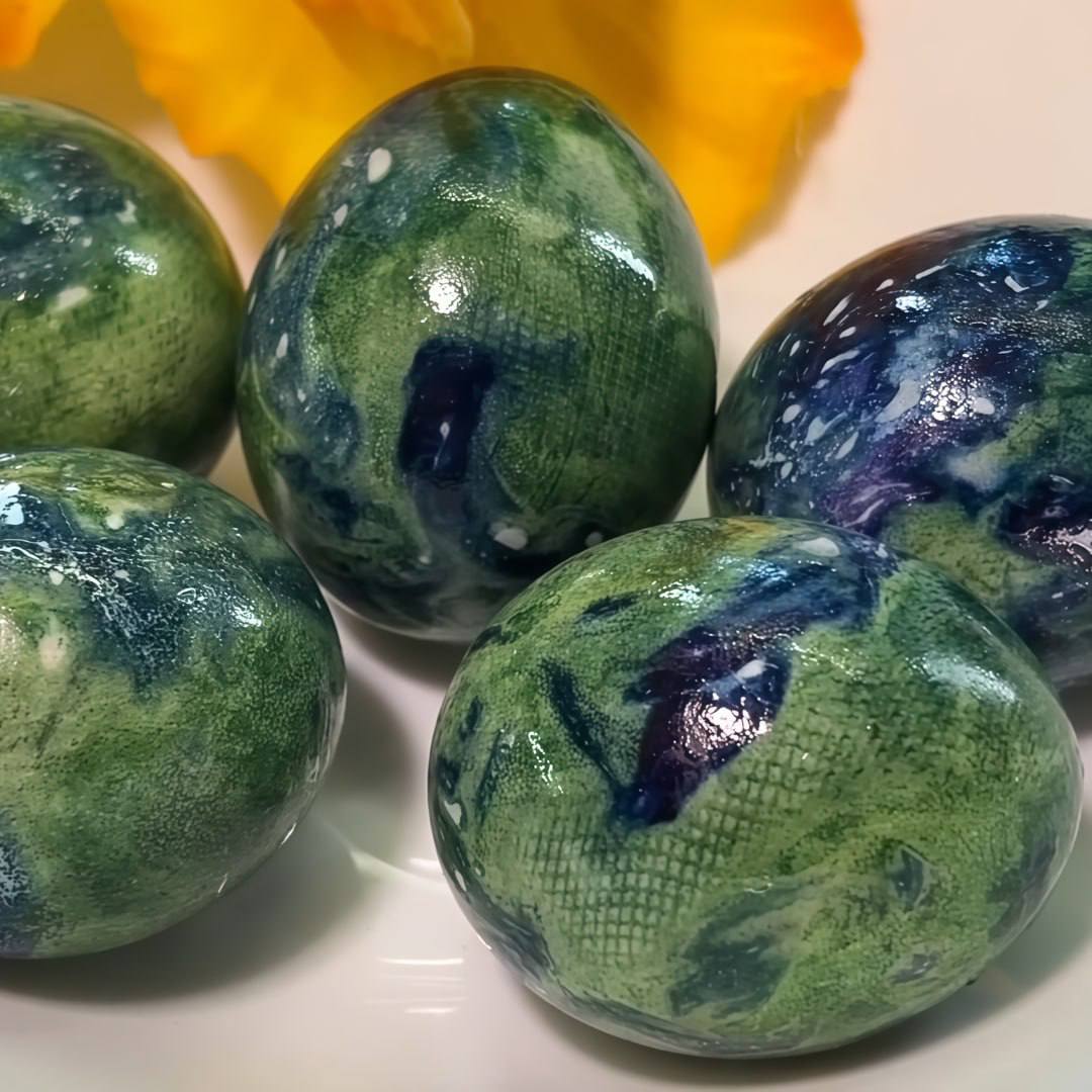 Бурштинові яйця